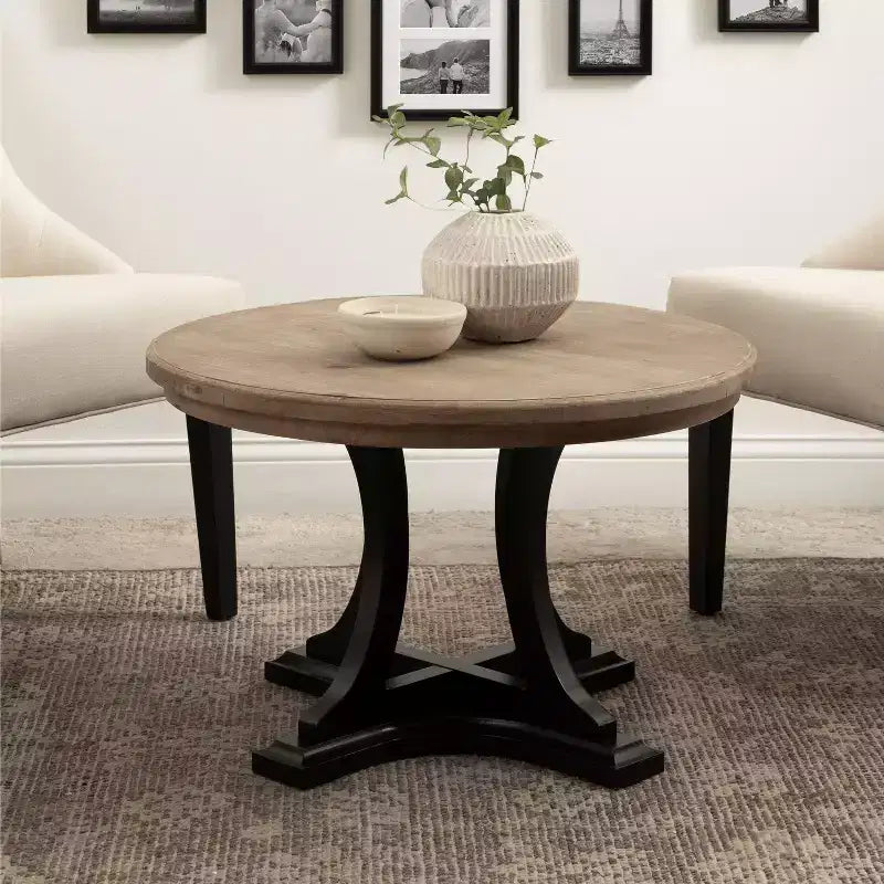 Table basse en bois marron rustique