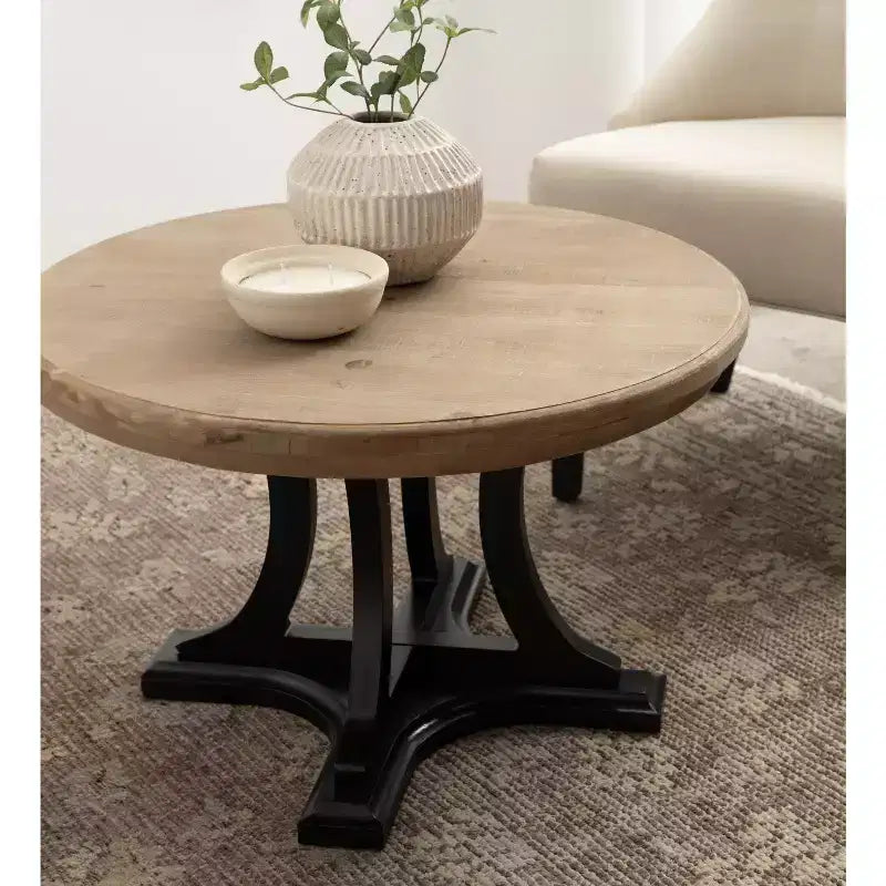 Table basse en bois marron rustique