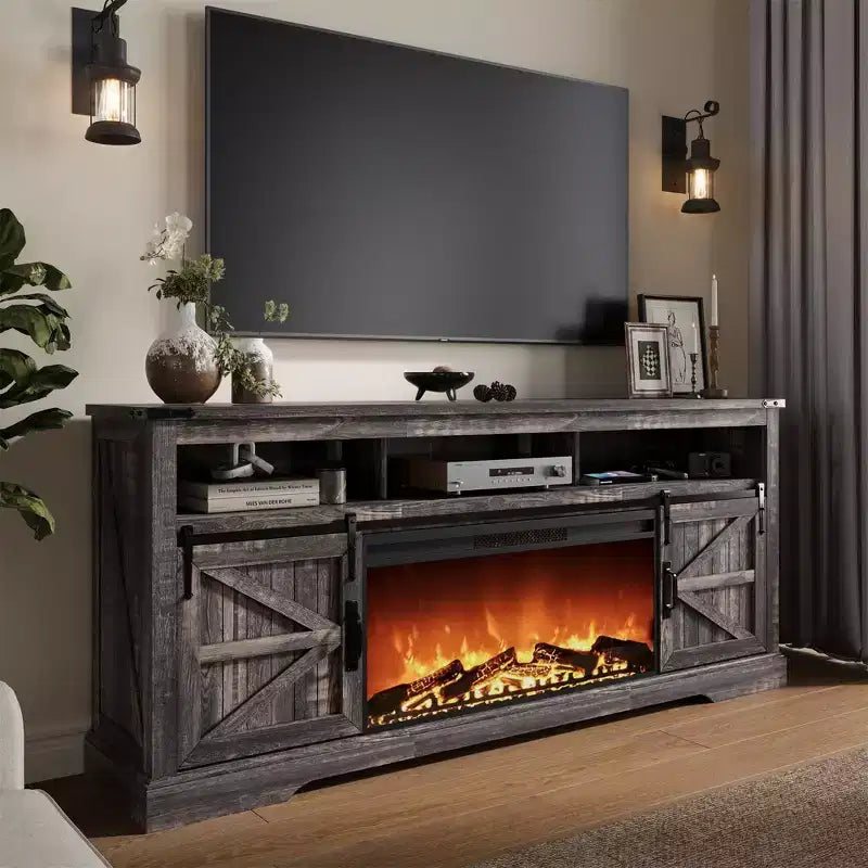 Meuble TV avec cheminée pour téléviseur 75 pouces, foyer et porte coulissante de style grange
