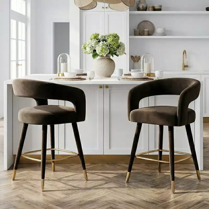 Tabouret de bar moderne en velours à hauteur de comptoir avec dossier