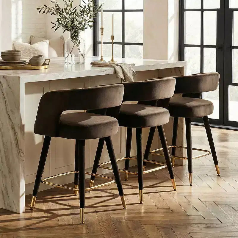 Tabouret de bar moderne en velours à hauteur de comptoir avec dossier
